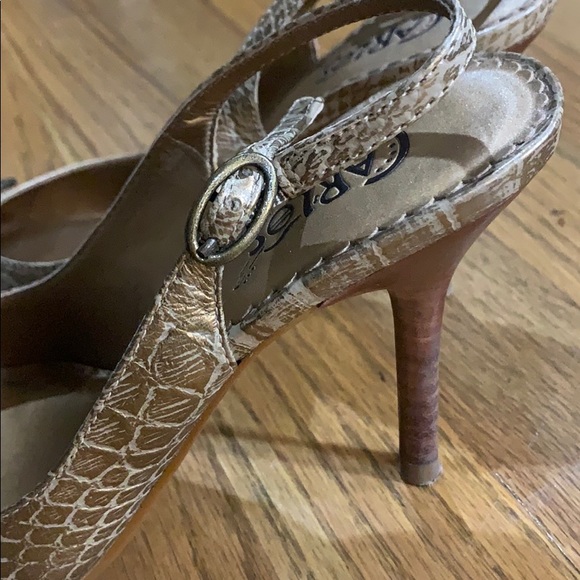 Heels - Picture 2 of 3